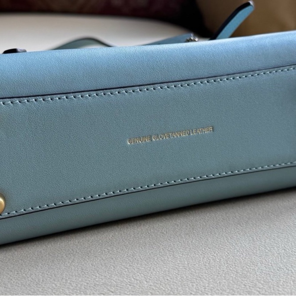 Coach Swing Zip 20 Light Blue in new condition - Picture 5 of 7